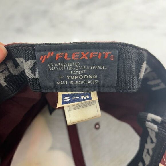 Hurley By Yupoong Flexfit Embossed Logo Fitted Six Panel Hat Cap Maroon S-M - Picture 4 of 6